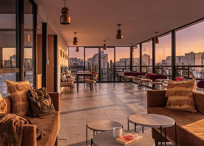 Kukun Insurgentes Roma 4*